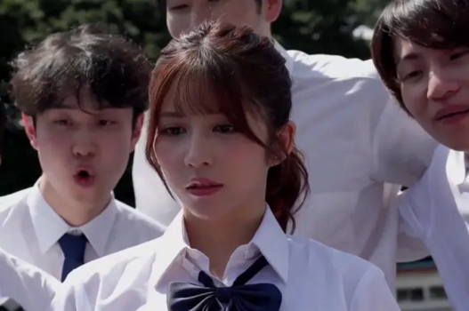 SONE 619 Nữ sinh bị bạn cho dùng thuốc kích dục